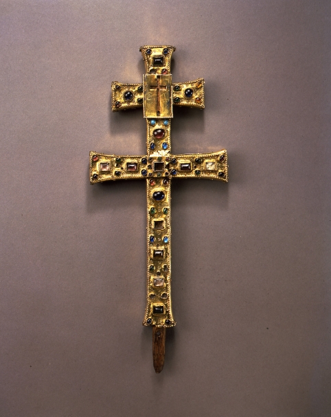 Croix reliquaire à double traverse